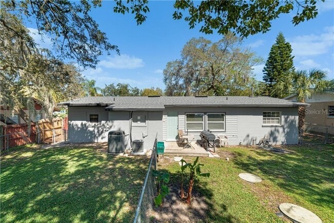 Duplex Backyard - 636 Seminole Ave Unit 636