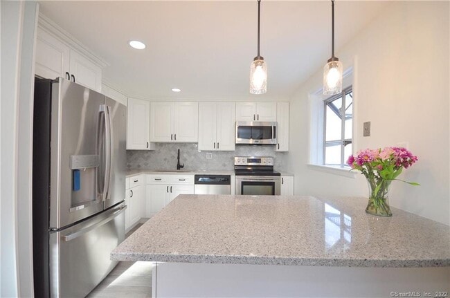 Photo - 44 Simsbury Manor Dr