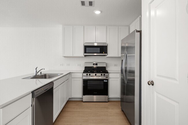 Photo - 31433 Moore Rd