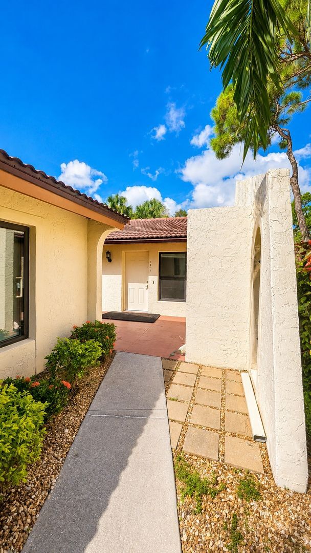 Building Photo - 3601 Longmeadow