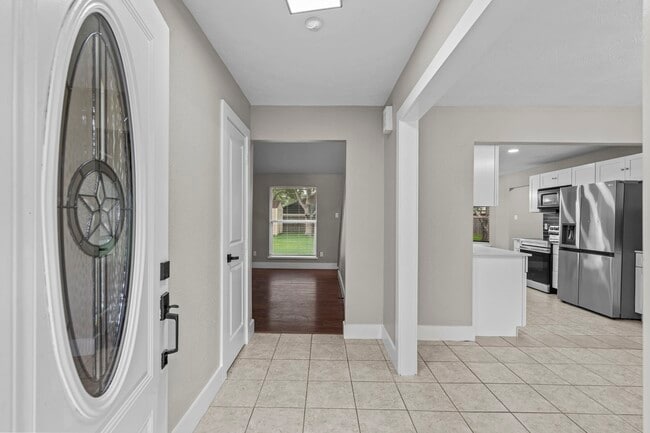 Photo - 1107 Londonderry Ave