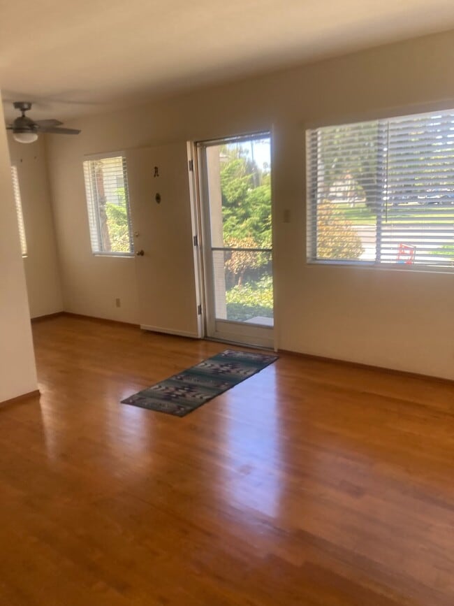 Photo - 242 Argonne Ave Unidad #A