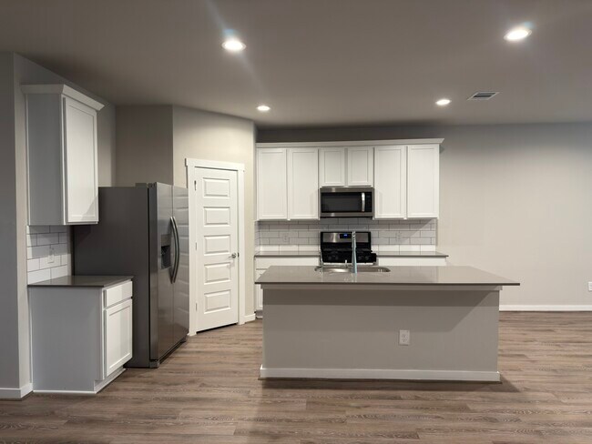 Photo - 7735 Rainham Valley Ln