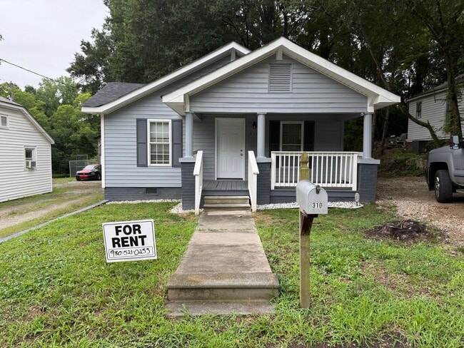 Building Photo - 310 Pineview St