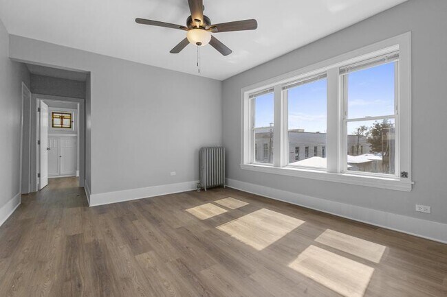 Building Photo - 2 bedroom in Chicago IL 60618 Unit 1E