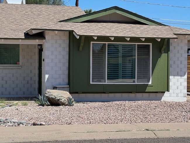 Photo - 8608 E Highland Ave