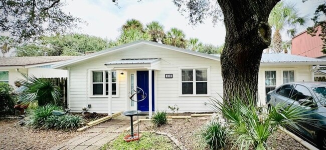 Building Photo - 110 B St