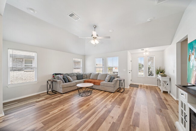 Photo - 1216 Autry St