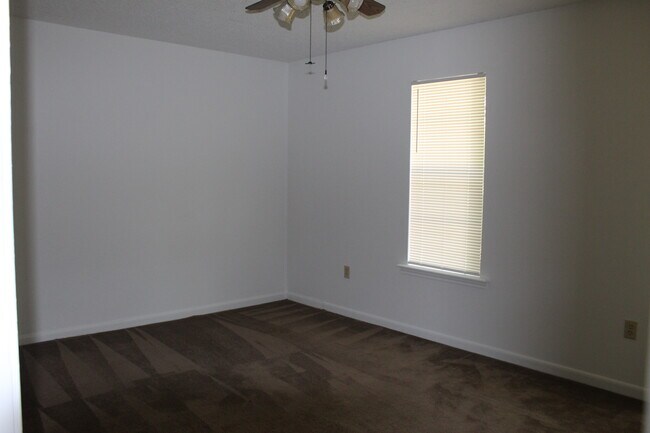 Huntley Place (78)