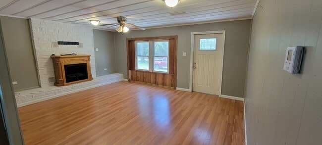 Photo - 2/1 Duplex Towards Cave City - 6-12 MONTH ... Unit 670 Arrowhead Lane