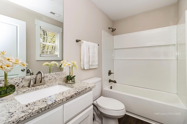 Photo - 1016 N Oakwood St