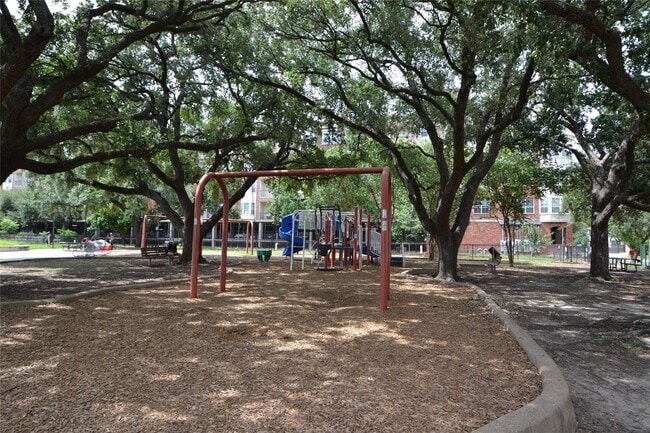 Photo - 1635 Castle Ct