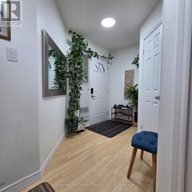 Photo - 23 Schueller St