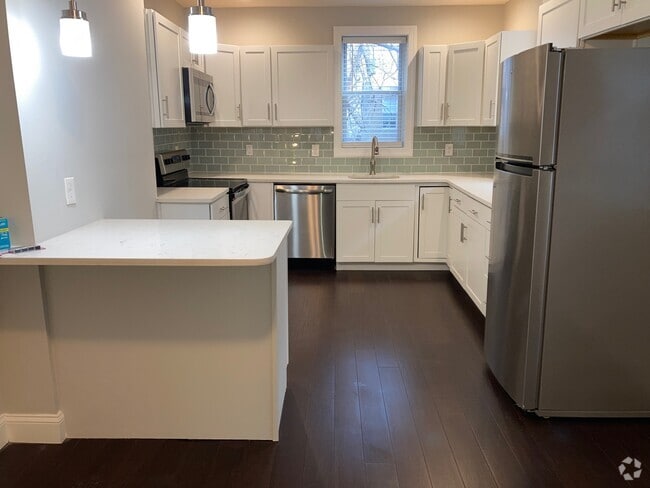 Building Photo - 2225 W Thompson St Unit B Rental