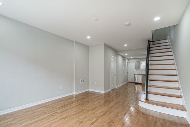 Photo - 1918 Pierce St