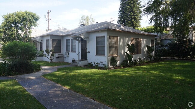 Building Photo - 14443 Dickens St Rental