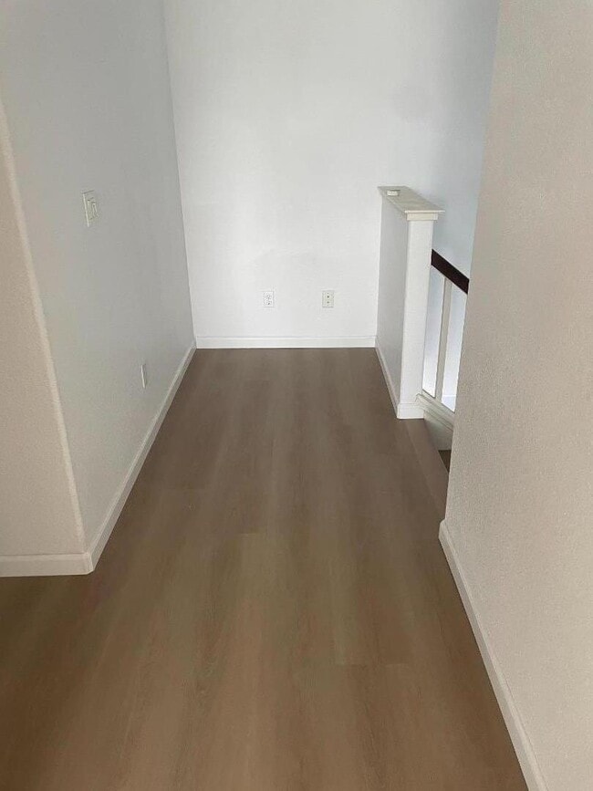 Photo - 668 Town Square