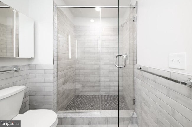 Building Photo - 222 W Rittenhouse Square Unit 1204