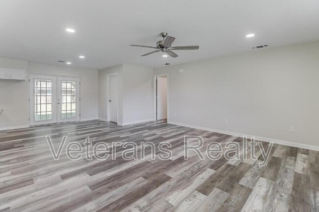 129 Quarles St