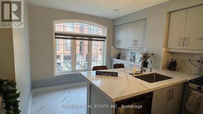 Photo - 3255 Redpath Cir