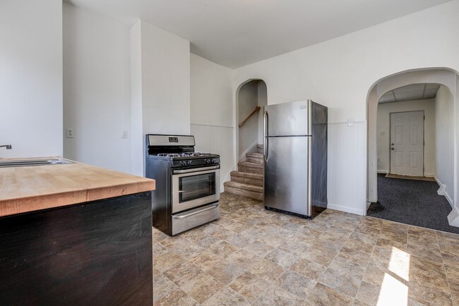 Photo - 612 Ceres Wy