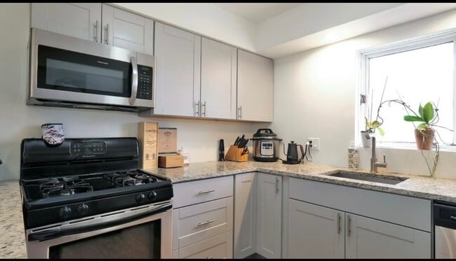Photo - 6555 W Belmont Ave