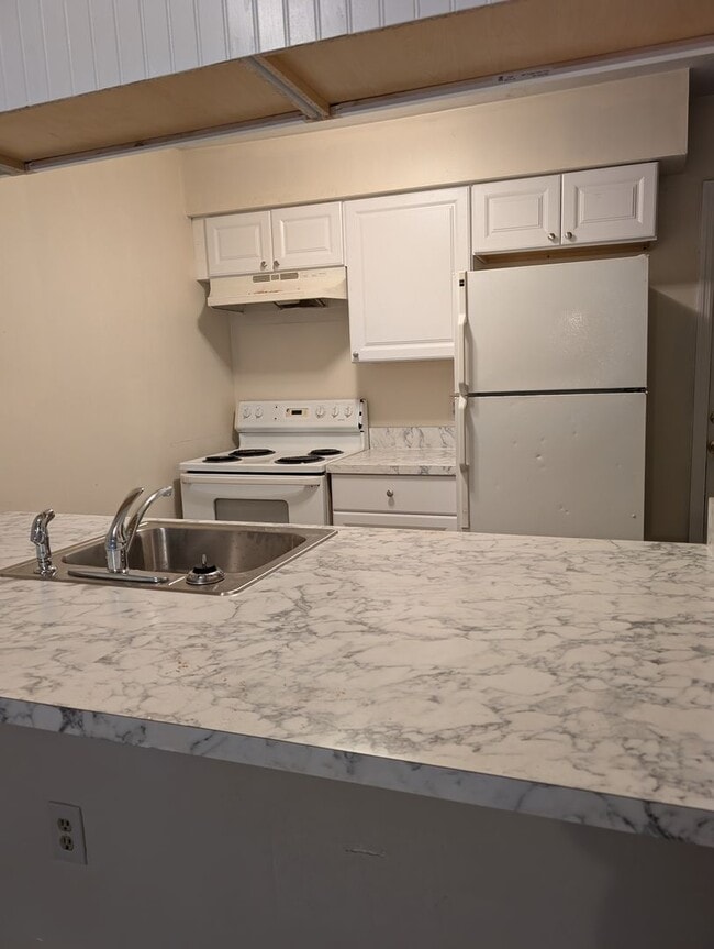 Photo - Tower Oaks 6934