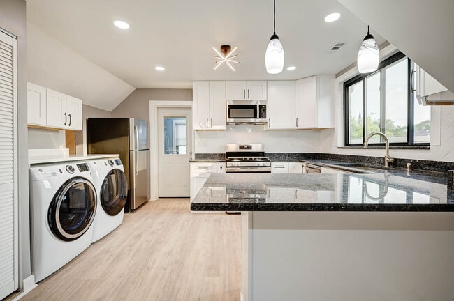 Photo - 2525 W Haddon Ave Unit 3