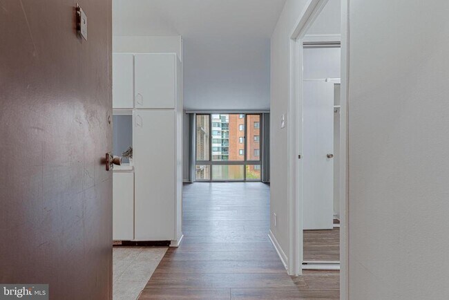 950 25th St NW Unit 327N
