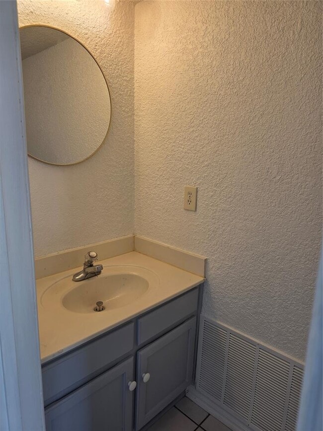 Photo - 637 Sinclair Dr
