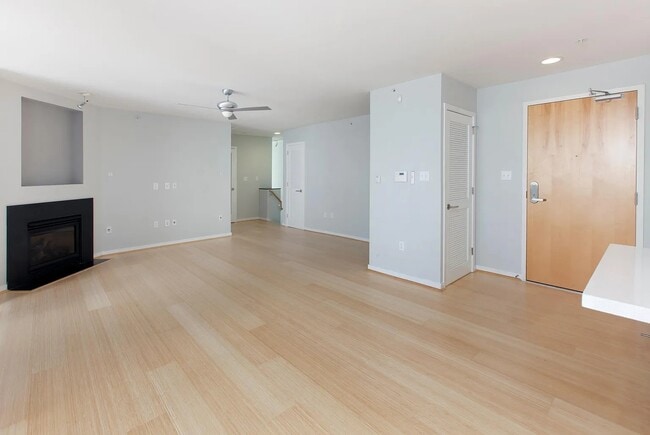 Photo - 3208 Pierce St Unit 204