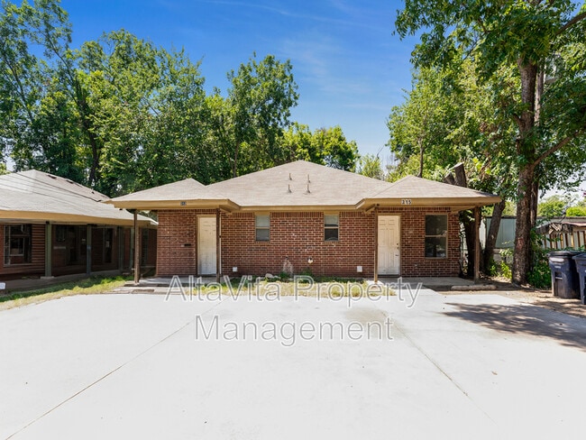 Building Photo - 313 Isbell Rd Rental
