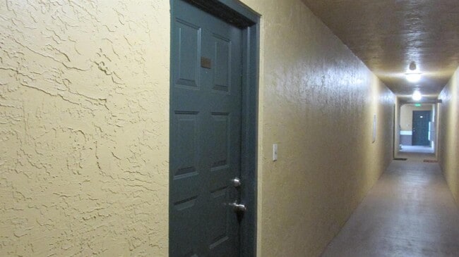 Photo - 9055 Wiles Rd Unidad 105