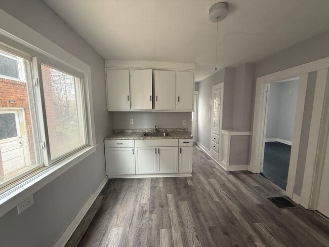 Photo - 15718 Holmes Ave Unit dn