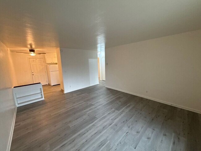 Photo - 1835 Beach Ave NE Unit 5