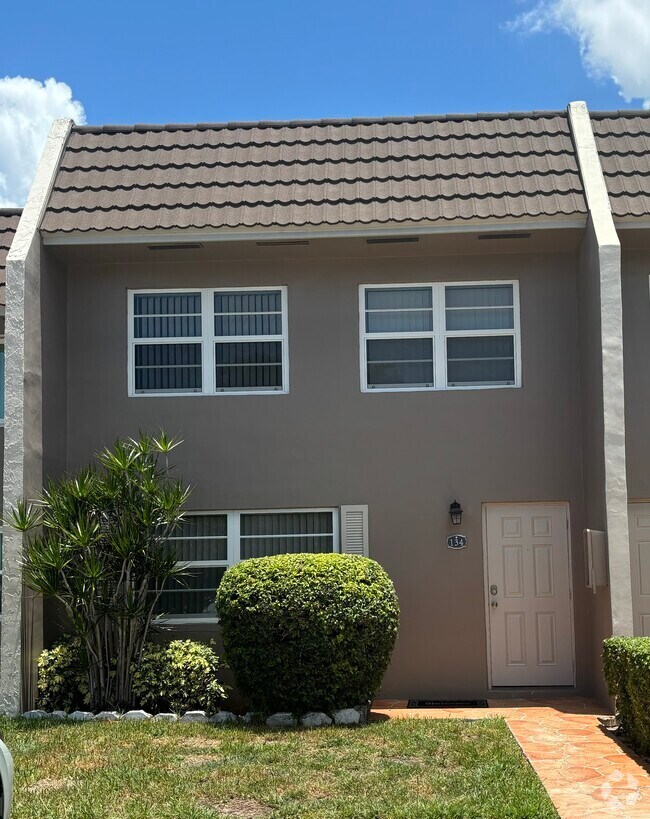 Building Photo - 9050 NW 28th St Unit 134 Rental