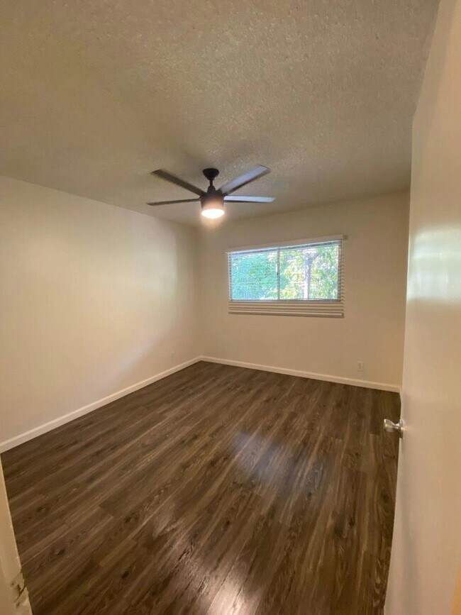 6434 Shirley Ave