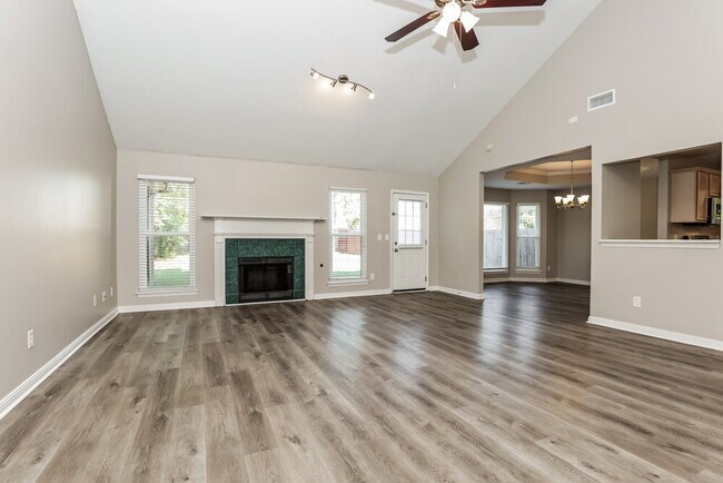 Photo - 6149 Firelight Trail