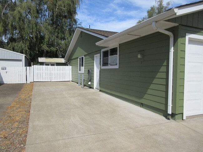 Photo - Well Maintained Three Bedroom in Keizer
