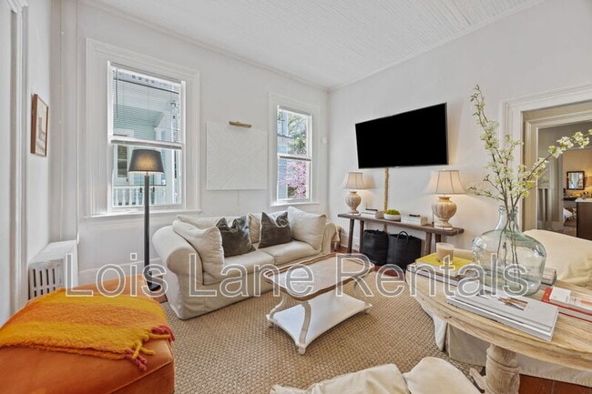 Photo - 139 1/2 Broad Street