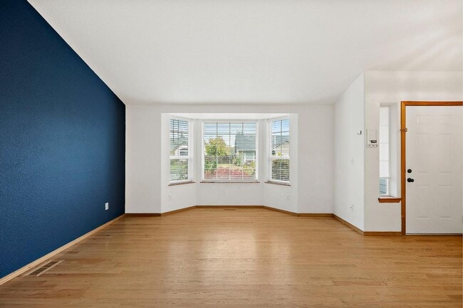 Photo - Spacious 4-Bedroom Olympia Home with A/C, ...