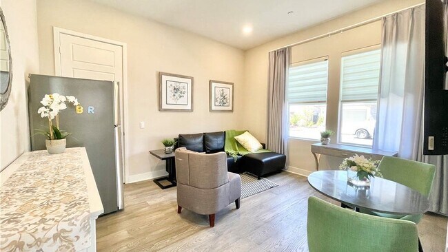 Photo - 71 Einstein-