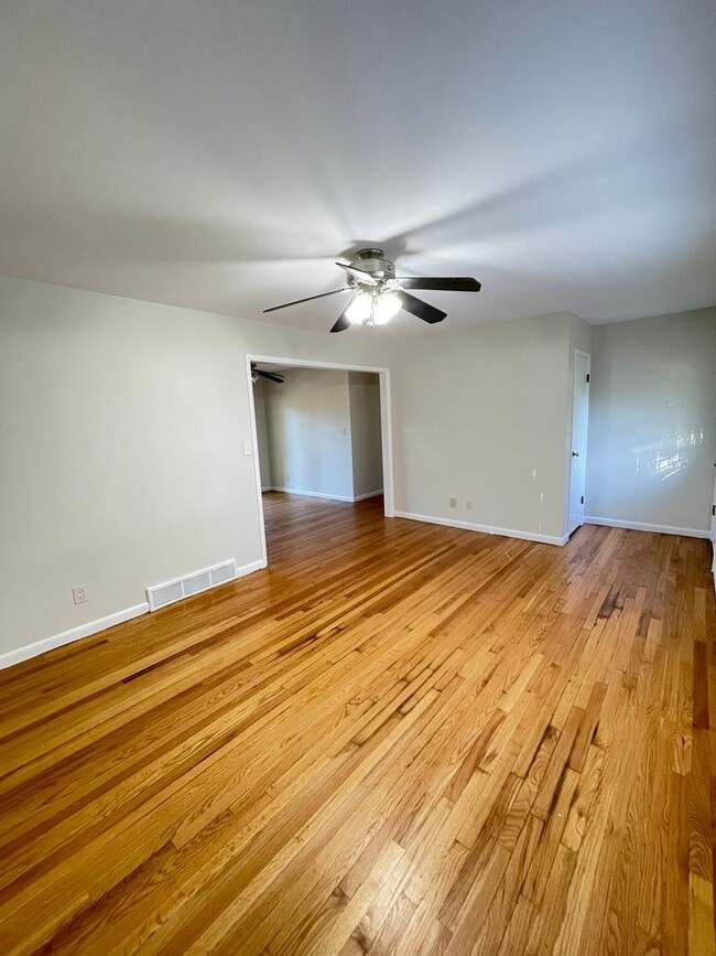 Photo - NEW ON THE MARKET– Charming 3bd/1ba Ranch ...