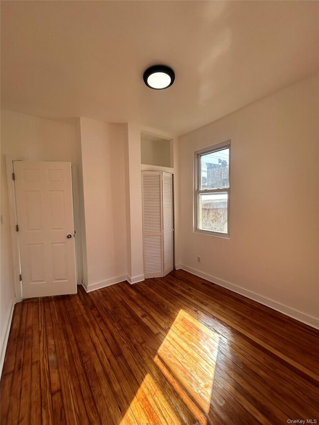 Photo - 13-32 130th St