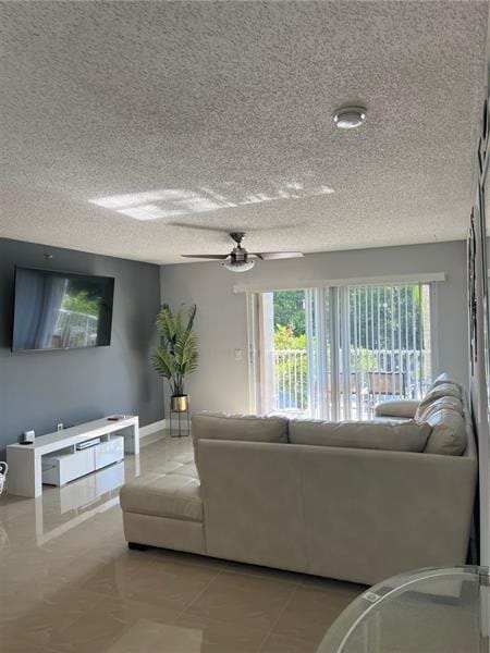 5051 Wiles Rd Unidad 207