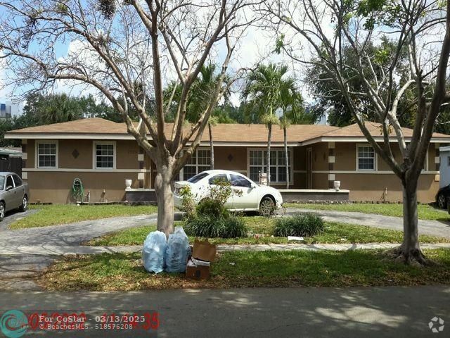 Building Photo - 7521 NW 15th St Rental