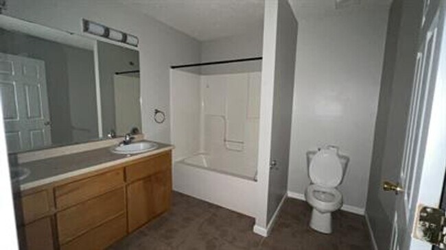 Photo - 44 Webb Ct NE