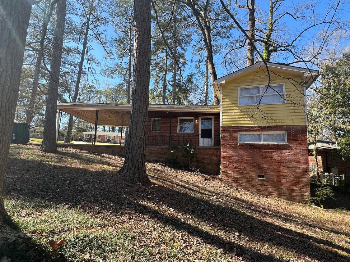 4 Bedroom 2 Bath House - 4 Bedroom 2 Bath House