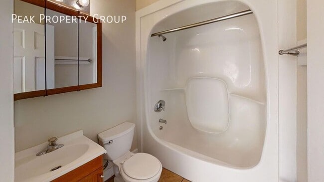 Photo - 1372 Indianola Ave