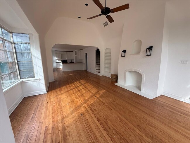 Photo - 415 NW 33rd St